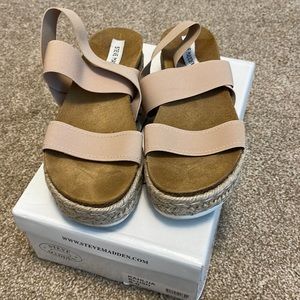 Steve Madden Kailua sandals size 8